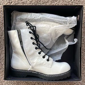 SM New York White and Black lace/zip boots